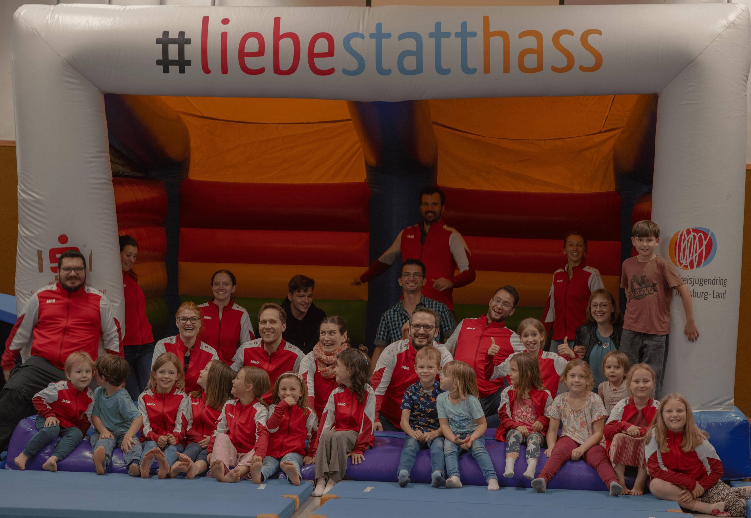 Sommerfest mit Hüpfburg-Action!